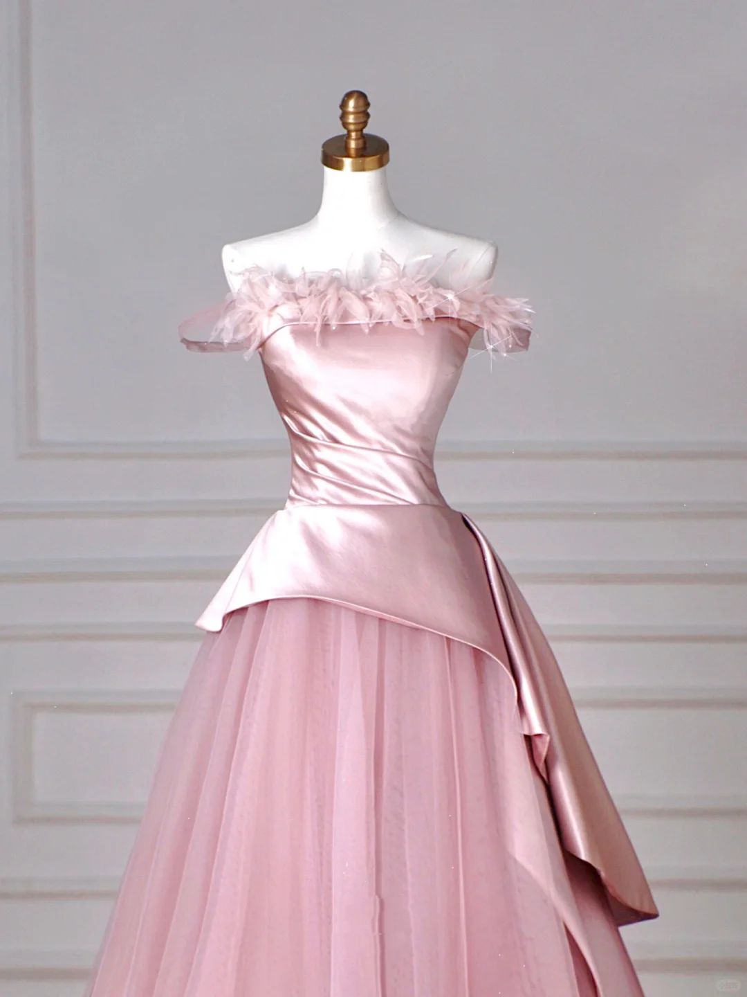 Elegant Feathers Neck Strapless Tulle Satin Ball Gown,Pink A Line Prom Evening Dress Y8629