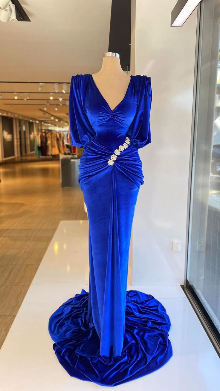 Evening Dresses Dubai V-Neck Short Sleeves Velvet Pleats Appliques Royal Blue Mermaid Formal Prom Party Dress Y4935