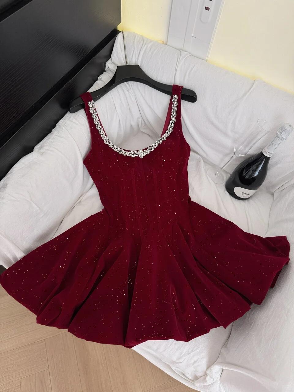 Retro Sleeveless Velvet Sequin Beaded A Line Short Cocktail Dress Red Short Homecoming Dress SP2352