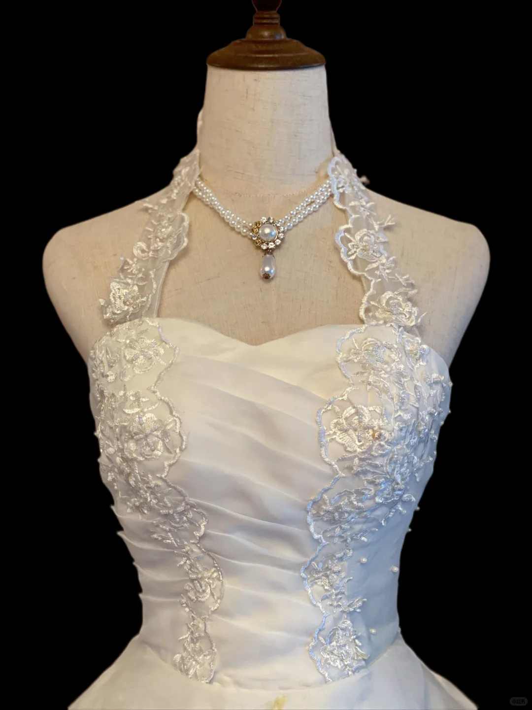 Vintage Halter Ball Gown White Tulle Pleated Lace Long Wedding Dress SP4085