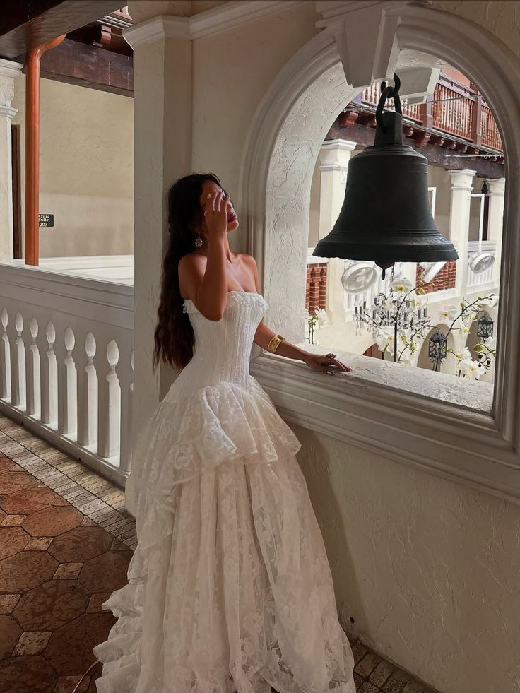 Classy Strapless White Lace Long wedding Dress Bridal Dress SP1115