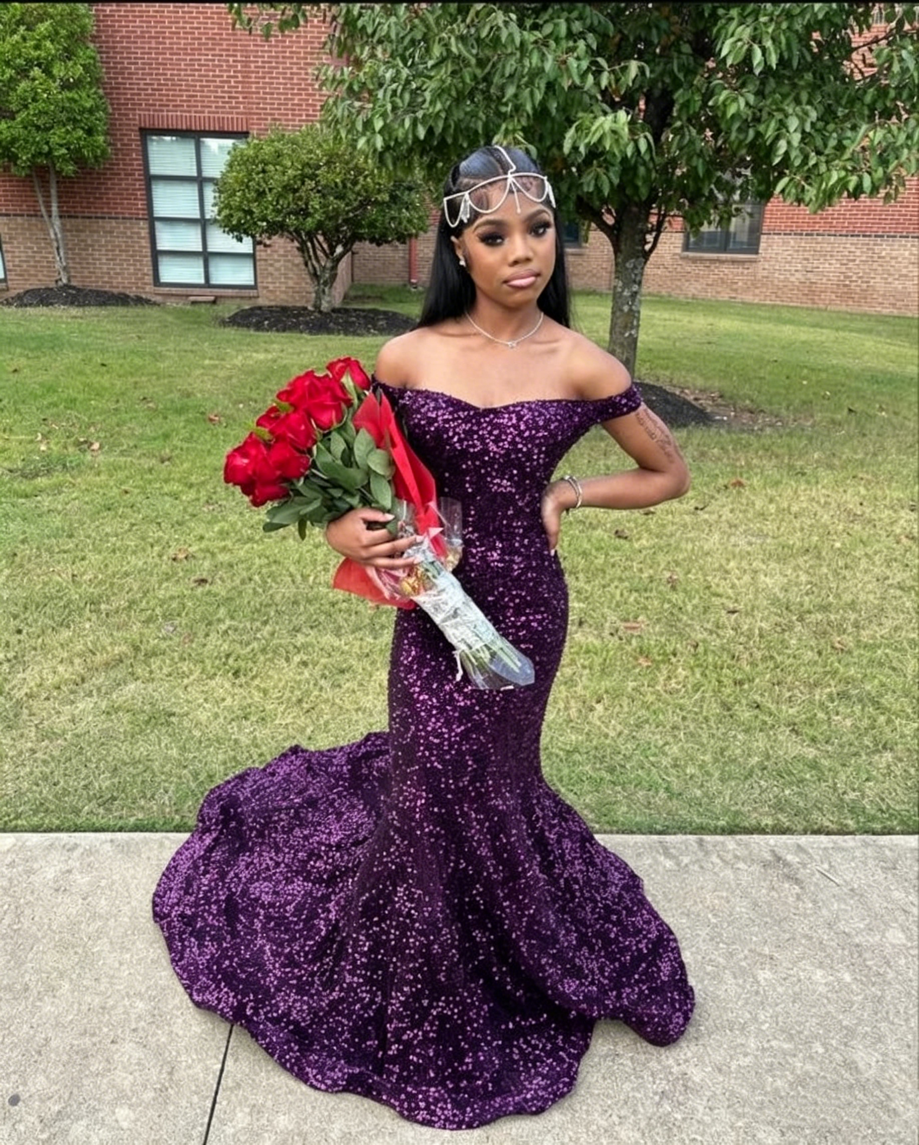 black glittery prom dress Shimmering Black Sequin Prom Dress with High Slit and Sweetheart Neck –  Viniodress main image 1