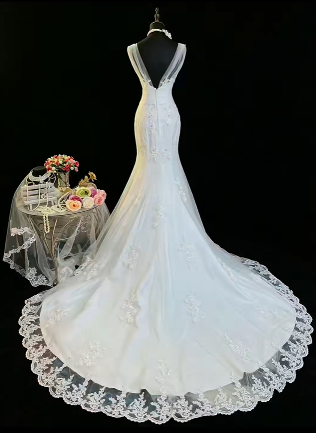 Classy Sleeveless V Neck White Tulle Lace Appliques Mermaid Long Wedding Dress SP2378
