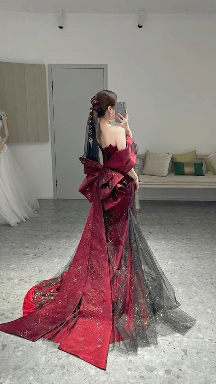 Burgundy Lace Appliqued Maroon Prom Dresses 2022 With Beads And Sequins  Floor Length Velvet Evening Gown For Reception And Party Wear In 2019 From  Dressvip, $361.67 | DHgate.Com