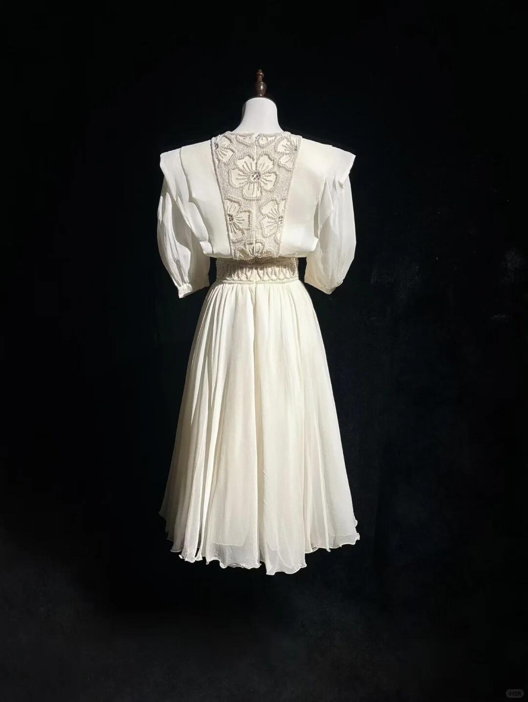 Elegant Chiffon Pearls A Line Short 18th Birthday Outfits,Off white Short Homecoming Dress SP2929