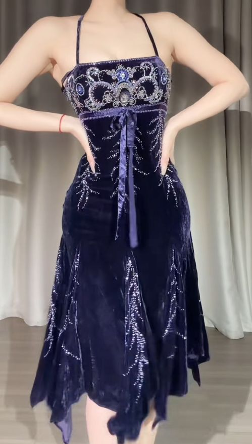 Gorgeous Halter Dark Purple Knee Sheath Evening Dress Beaded Velvet Birthday Outfits SP1896