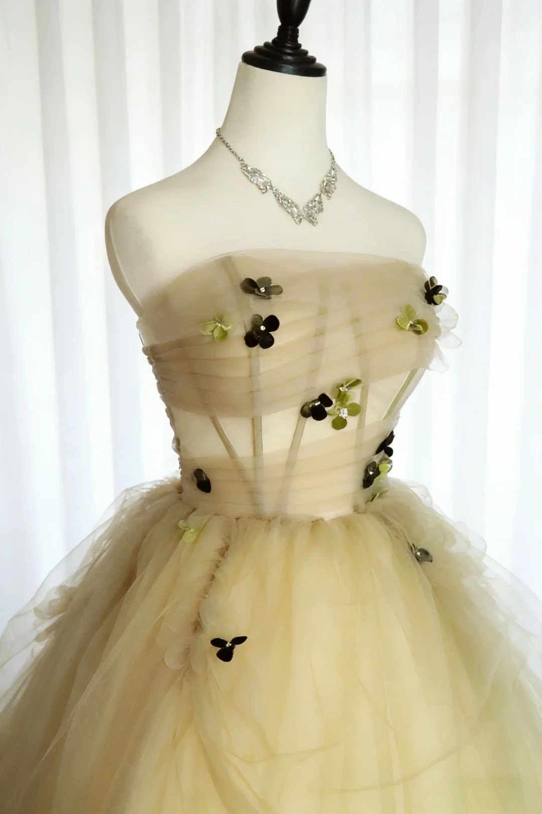 Elegant Strapless Tulle Appliques Princess Prom Dress Long Party Dresses SP2037