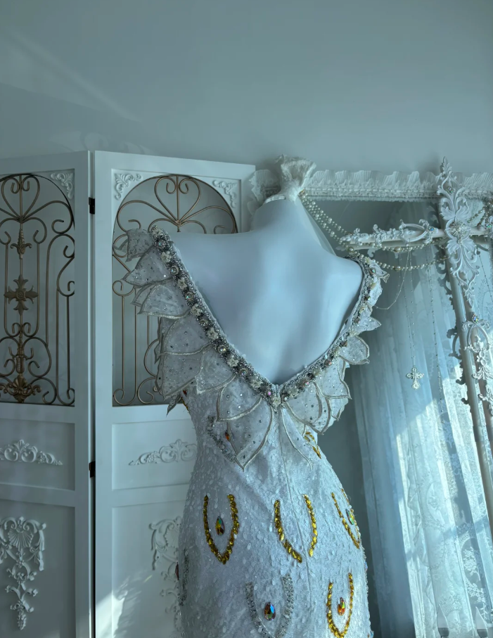 Luxurious White V Neck Tulle Sequin Beaded Mermaid Long Party Dress Prom Gown SP1452