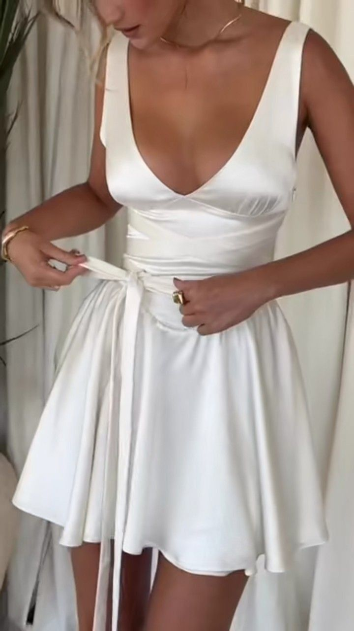 Elegant V Neck White Satin A Line Short Homecoming Dress 20th Birthday Outfits Y9860