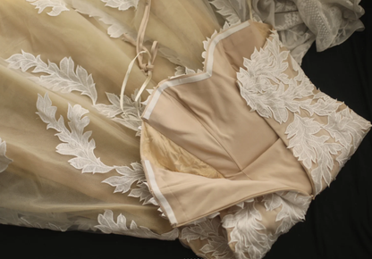 Vintage Spaghetti Straps Champagne Tulle White Lace Appliques Mermaid Long Wedding Dress SP1243