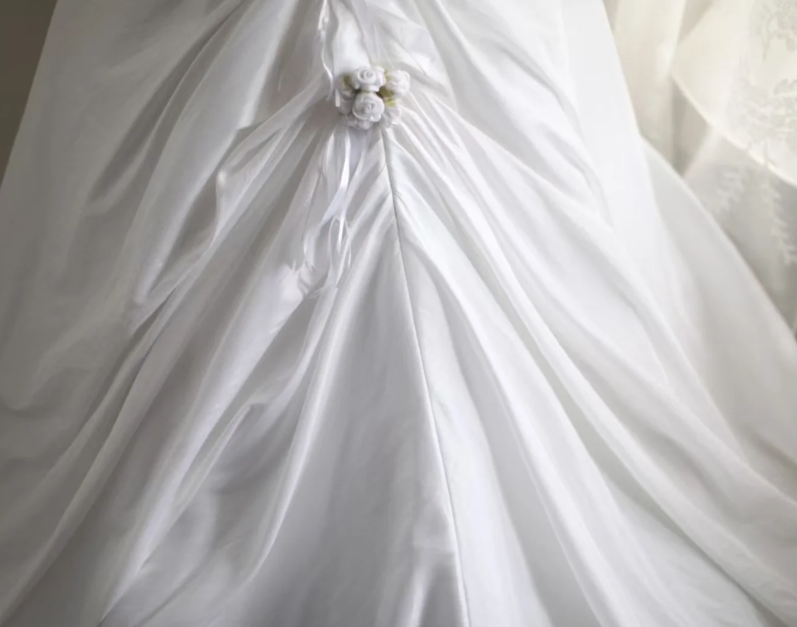 Classy White Strapless Satin Pleated Beaded Appliques Mermaid Long Wedding Dress SP670