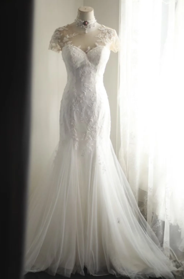 Charming White Tulle Appliques Mermaid Long Wedding Dress SP1170