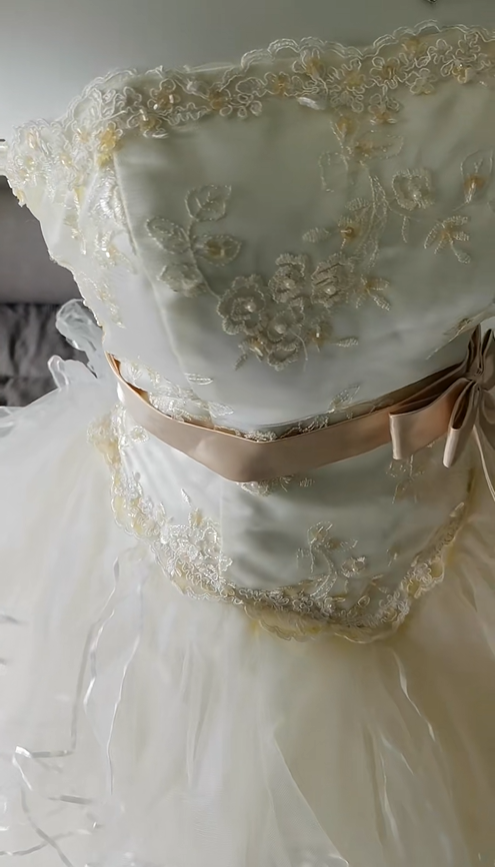Sweet Off White irregular Tulle embroidery Sequin Princess Ball Gown Quinceanera Dress SP2327