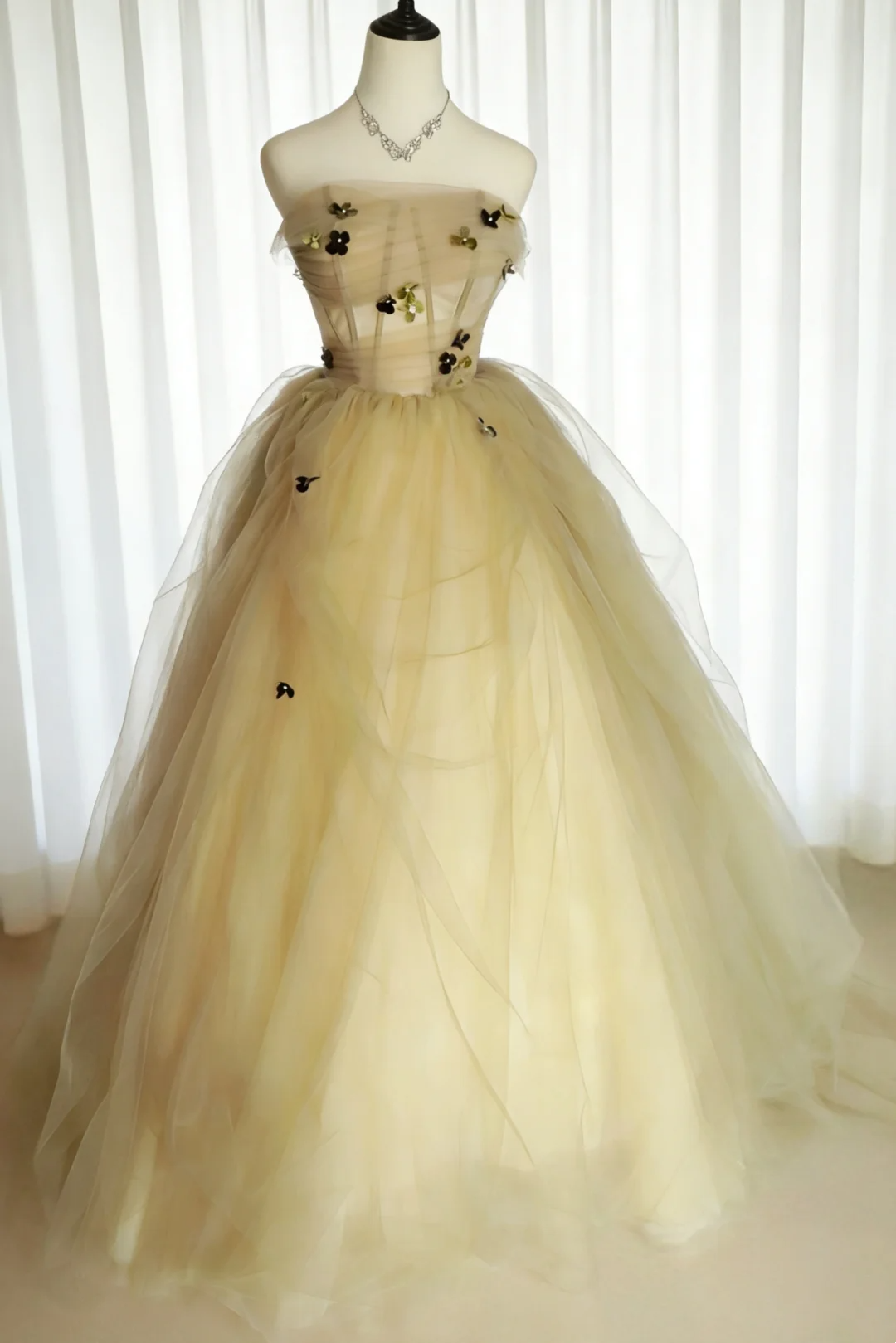 Elegant Strapless Tulle Appliques Princess Prom Dress Long Party Dresses SP2037