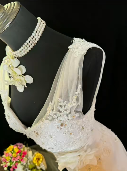 Classy Sleeveless V Neck White Tulle Lace Appliques Mermaid Long Wedding Dress SP2378
