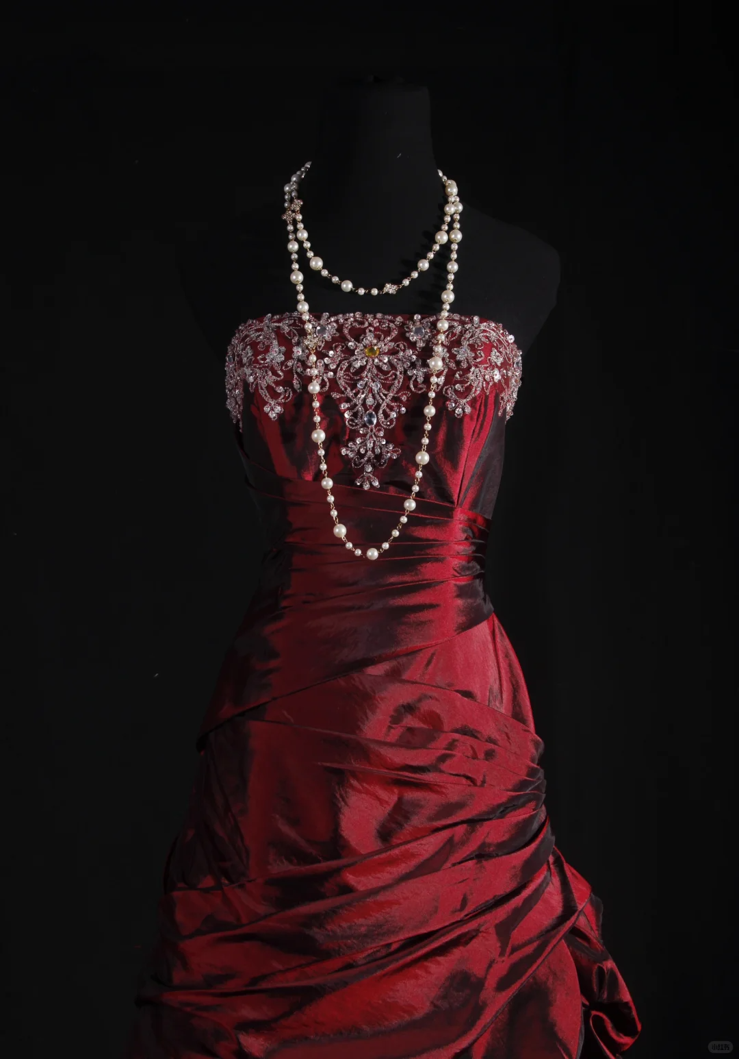 Vintage Strapless Ball Gown Burgundy Satin Beaded Long Party Dress Prom Dress SP2157