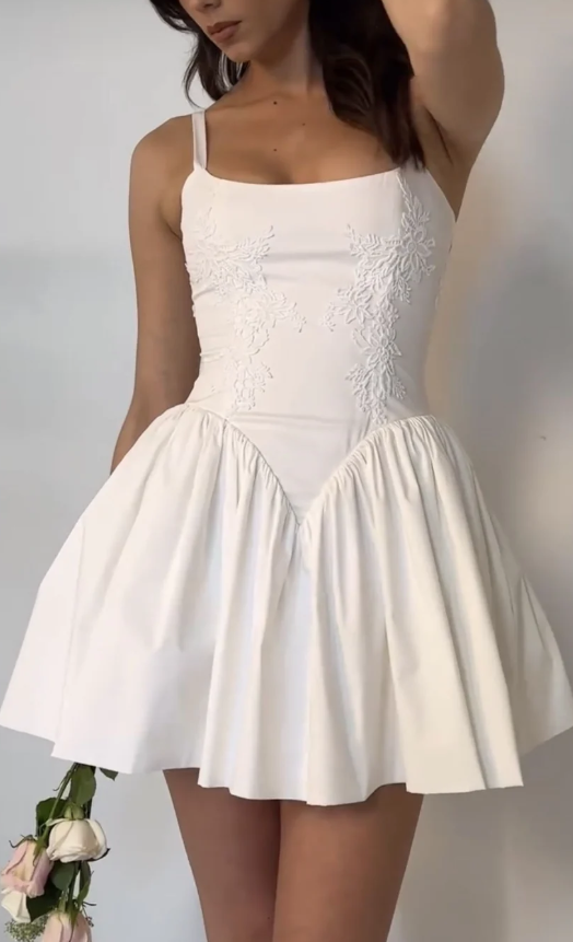 Charming Spaghetti Straps White Satin Appliques A Line Short Homecoming Dress Cocktail Dress Y9895