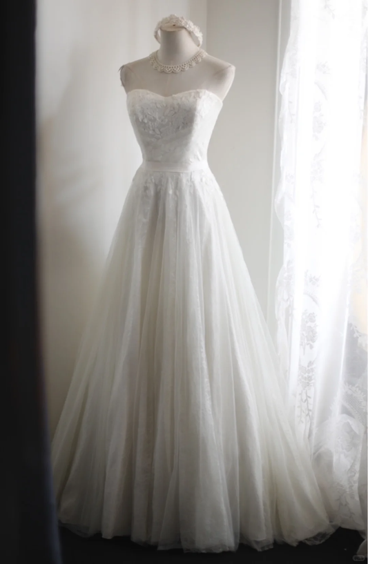 Charming White Strapless Tulle Lace Appliques A Line Long Wedding Dress Y9036
