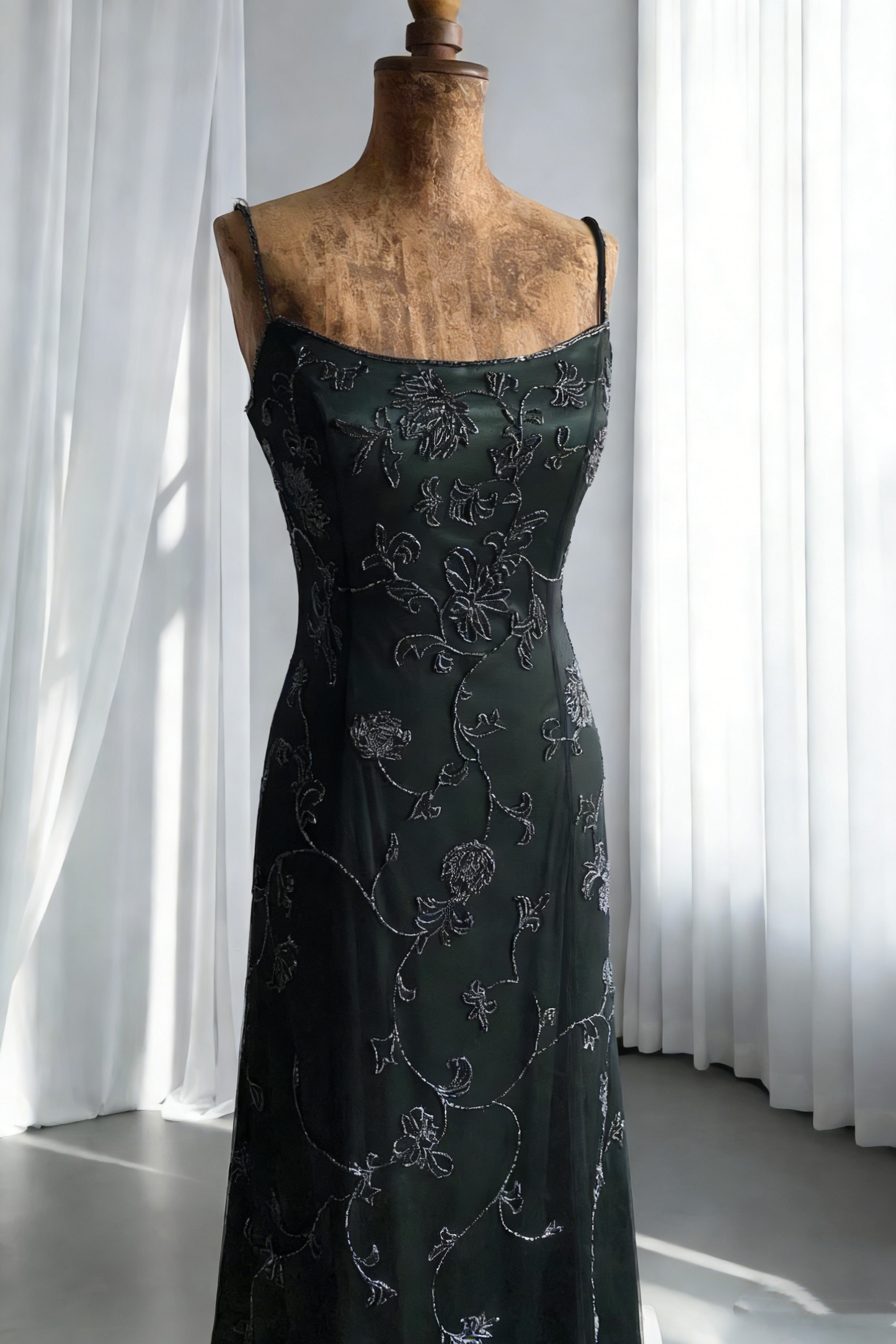 Unique Green Spaghetti Straps Satin Tulle Beaded Mermaid Long Evening Dress Birthday Outfits SP1810