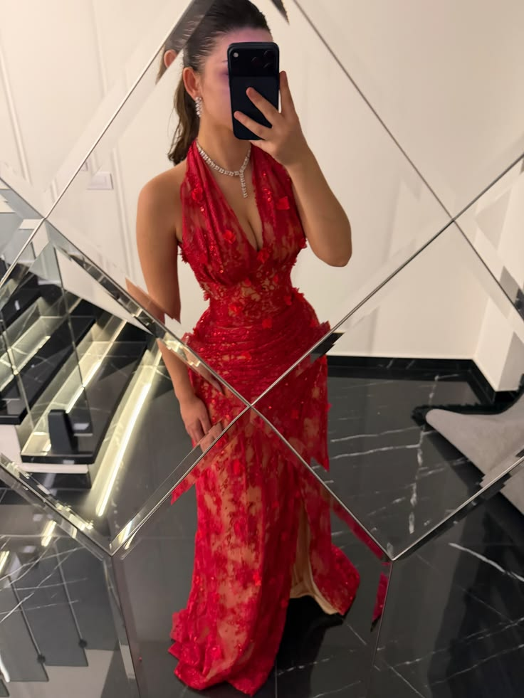 Pretty Halter V Neck Lace Appliques Long Party Dress Red Mermaid Long Evening Dress SP4035