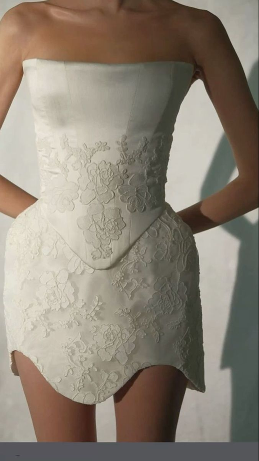 Pretty Strapless White Satin Appliques Sheath Formal Graduation Homecoming Dress Short Birthday Outfits Y9455