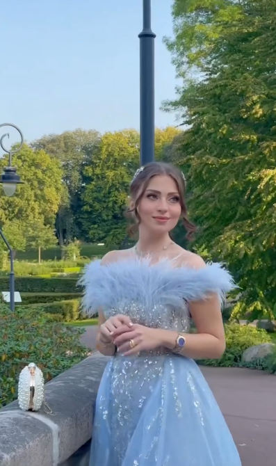 Elegant Strapless Sky Blue Tulle Sequin Feathers Slit Mermaid Prom Dress Long Party Gown SP448