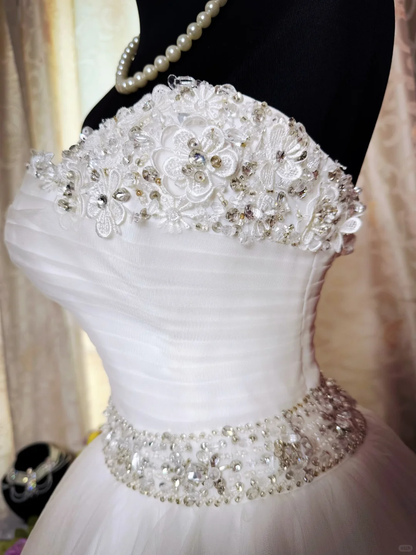 Elegant Sweetheart Neck White Tulle Beaded Appliques Long Wedding Dress SP2380