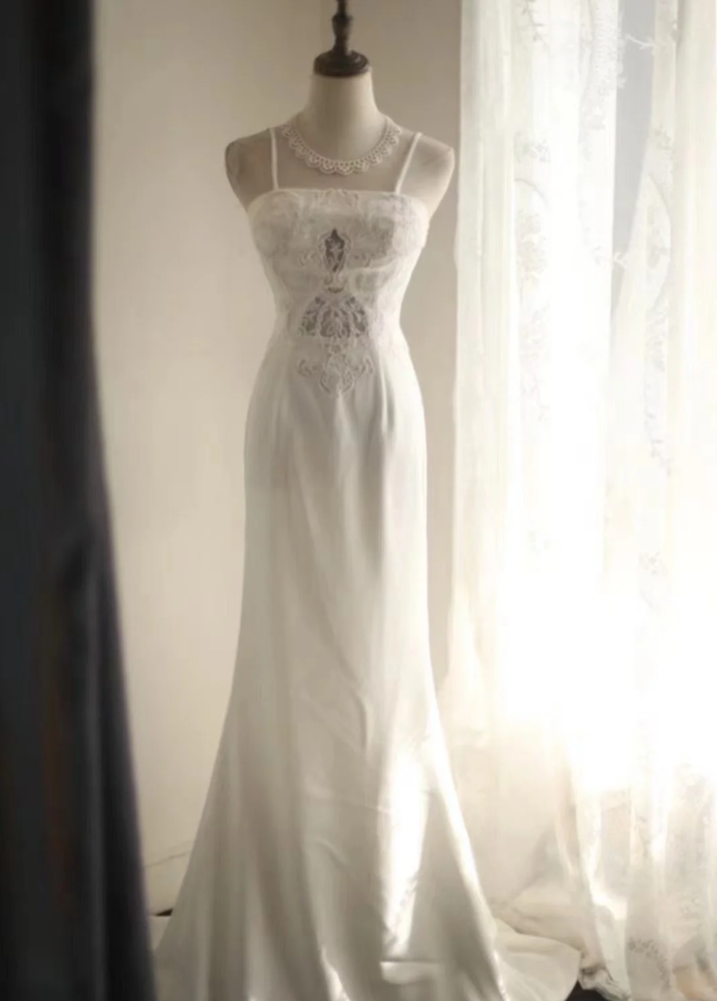 Elegant Spaghetti Straps White Satin Lace Beaded Mermaid Evening Dress Long Wedding Guest Dress SP1213