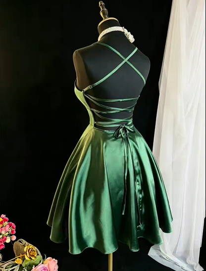 Sexy Spaghetti Strap Satin Mini Cocktail Dress Emerald Green A Line Short 7th Grade Homecoming Dress SP2373