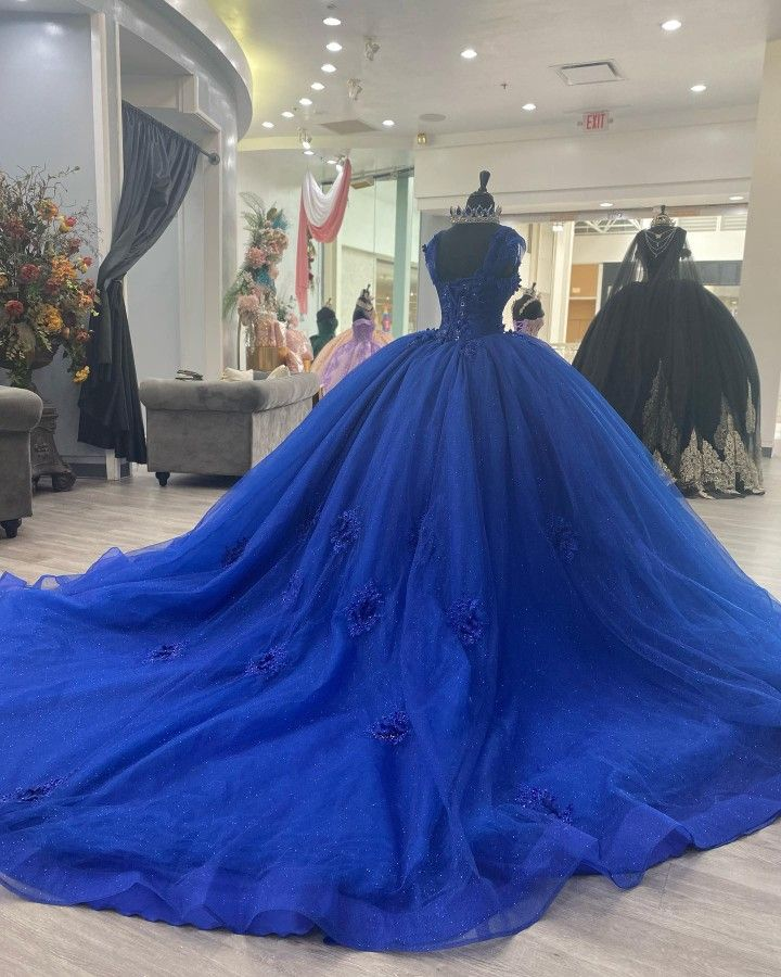 Royal blue best sale puffy quinceanera dresses