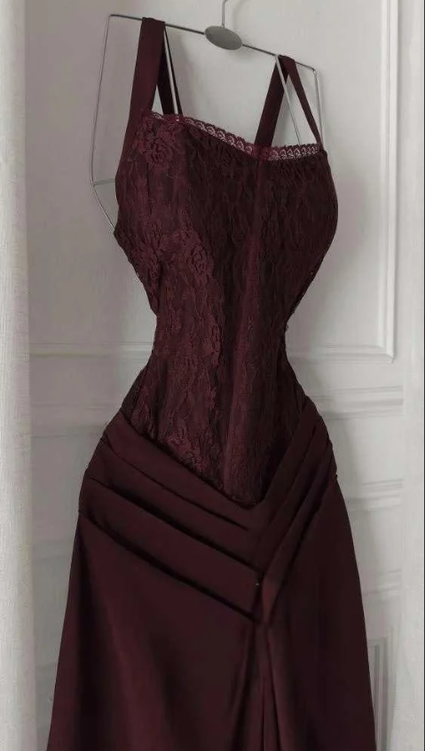 Charming Burgundy Spaghetti Straps Satin Pleated Mermaid Long Wedding Guest Dress Evening Dress SP1332