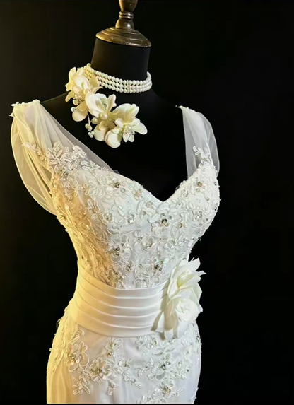 Classy Sleeveless V Neck White Tulle Lace Appliques Mermaid Long Wedding Dress SP2378