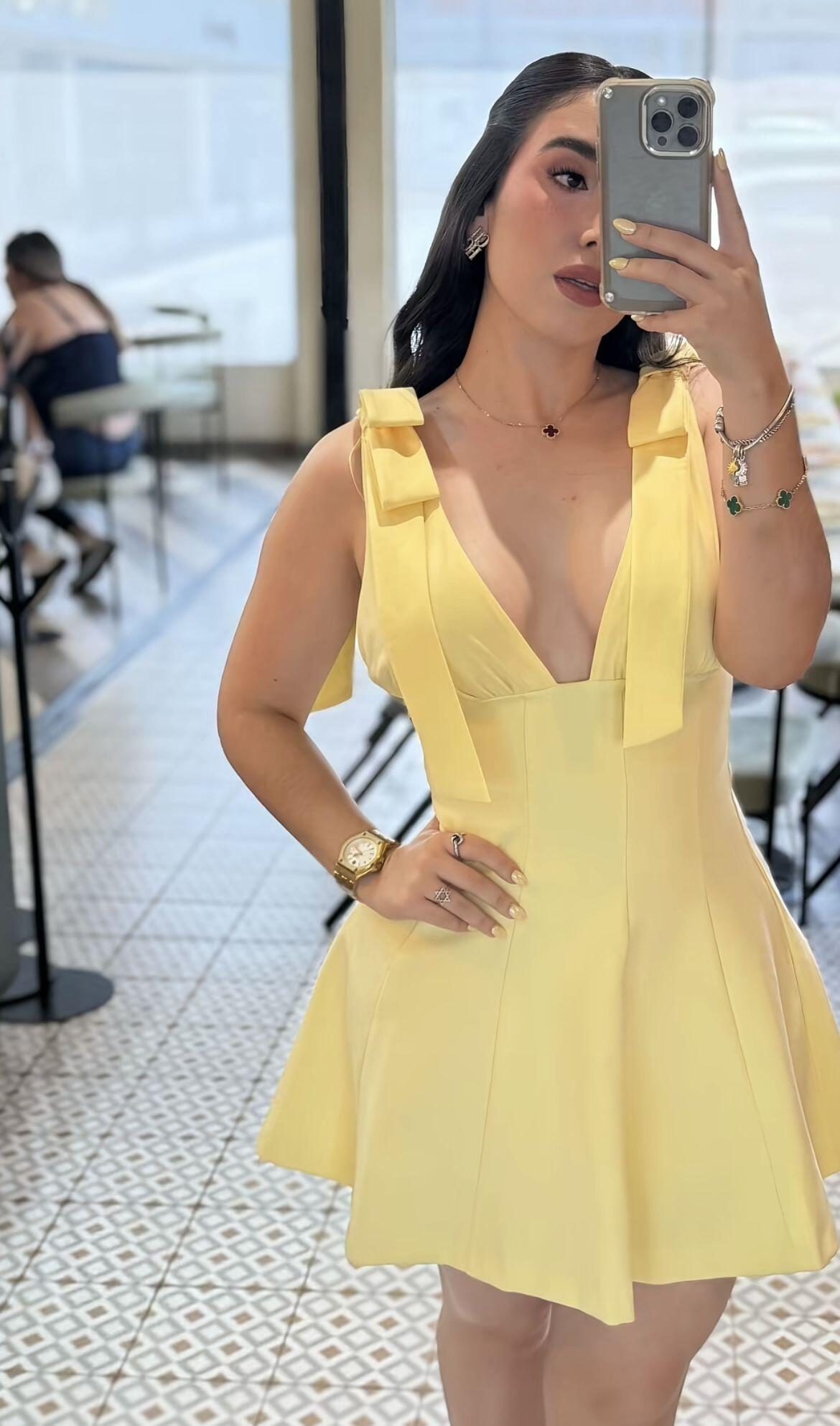 Sexy V Neck Bow Straps Satin A Line Mini Cocktail Dress Yellow Short 9th Grade Homecoming Dress SP2342