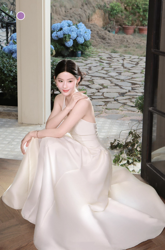 Fashion Halter V Neck Off White Satin A Line Long Wedding Guest Dress Formal Birthday Party Dress SP2013