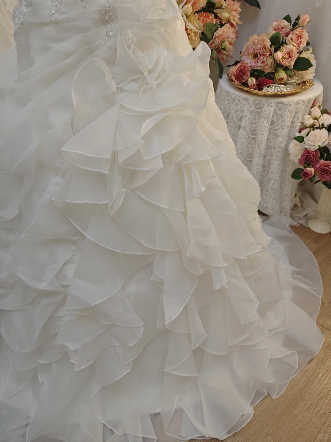Glamorous Strapless White Lace Beaded Tulle Ruffles Long Wedding Dress SP2165
