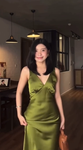 Elegant Green V Neck Satin Mermaid Long Wedding Guest Dress Formal Prom Dress Evening Dress SP1394