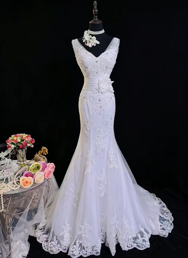 Classy Sleeveless V Neck White Tulle Lace Appliques Mermaid Long Wedding Dress SP2378