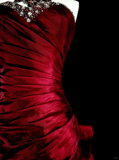 Elegant Sweetheart Neck Satin Pleated Beaded Short 7th Grade Homecoming Dress,Red Short Birthday Outfits SP3400