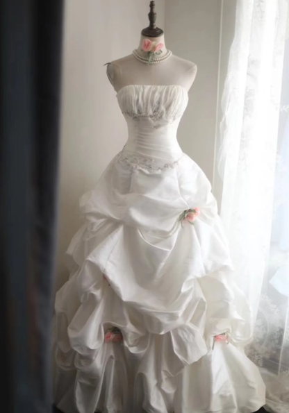 Sweet Strapless Satin Pleated Ball Gown White Princess Quinceanera Dress Sweet 16 Dress SP1214