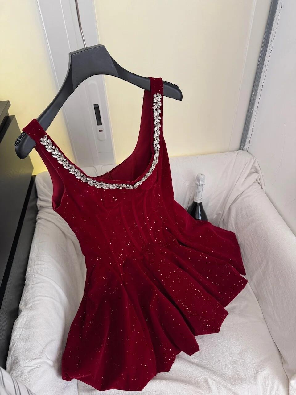 Retro Sleeveless Velvet Sequin Beaded A Line Short Cocktail Dress Red Short Homecoming Dress SP2352