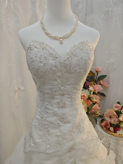 Glamorous Strapless White Lace Beaded Tulle Ruffles Long Wedding Dress SP2165