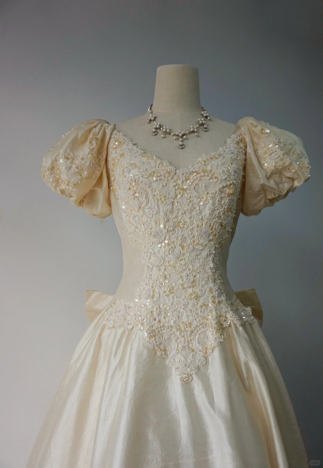 Vintage Light Champagne Satin Sequin Beaded Long Wedding Dress Bridal Gown SP4096