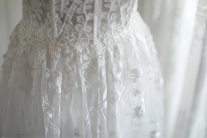 Pretty Spaghetti Straps White Lace A Line Formal Wedding Dress Y9032