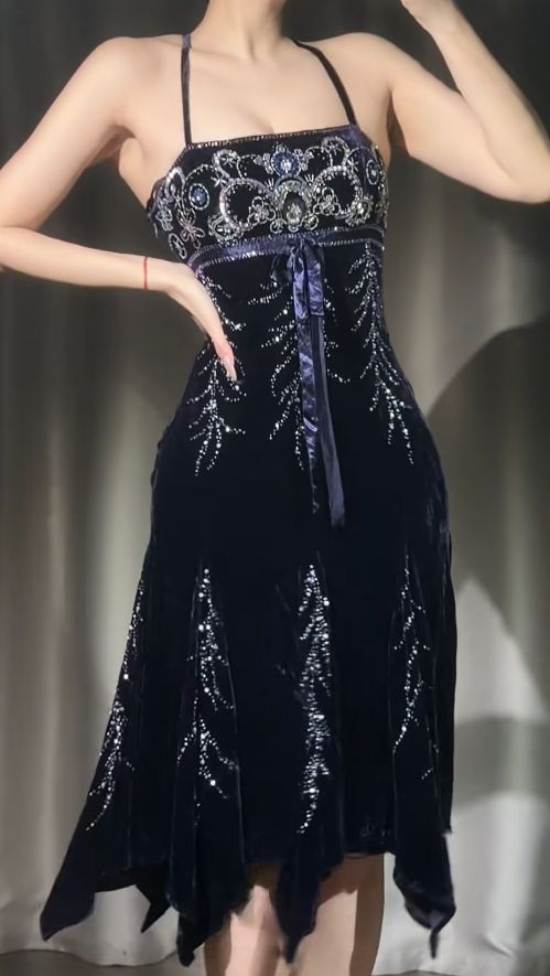 Gorgeous Halter Dark Purple Knee Sheath Evening Dress Beaded Velvet Birthday Outfits SP1896