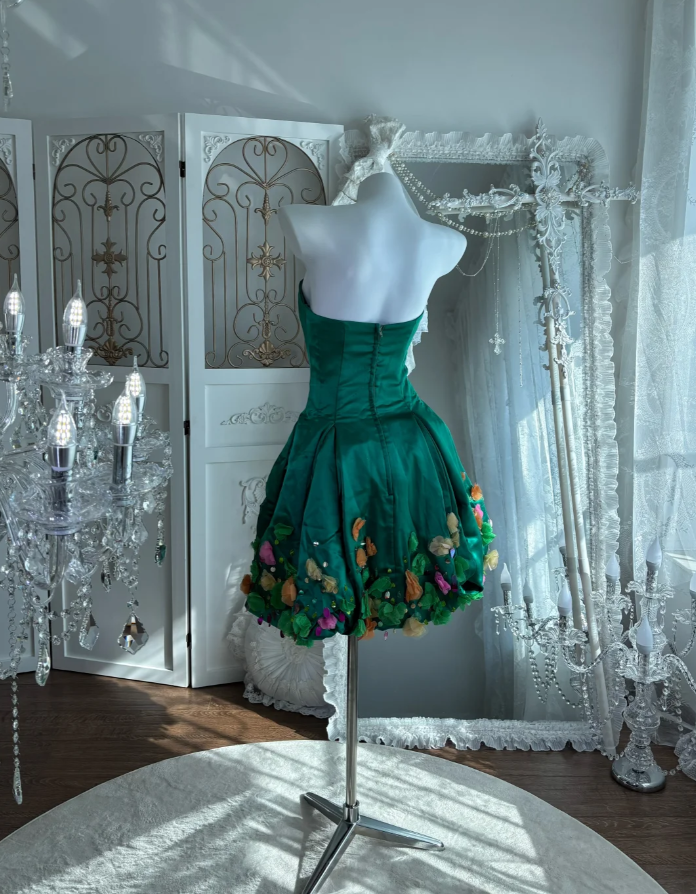 Vintage Green Strapless Satin Beaded Short Homecoming Dress Birthday Outfits With Appliques SP1458