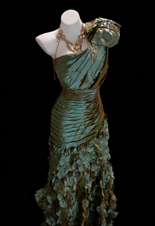 Vintage Green One Shoulder Satin Pleated Leaves Layered Mermaid Long Prom Dress Evening Dress SP1840