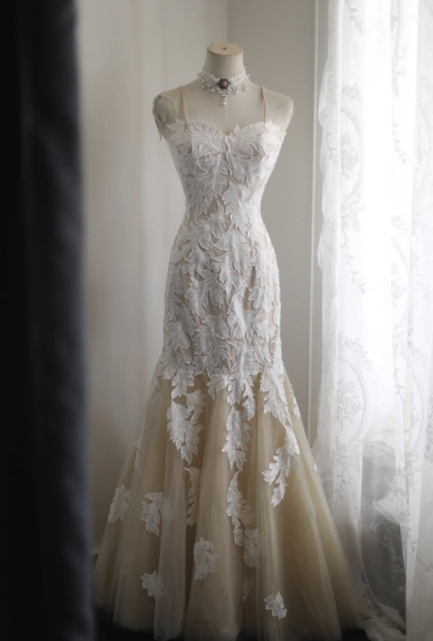 Vintage Spaghetti Straps Champagne Tulle White Lace Appliques Mermaid Long Wedding Dress SP1243