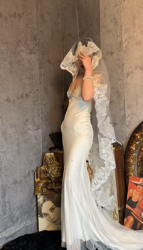 Elegant V Neck White Satin Tulle Beaded Mermaid Long Wedding Dress With Veil SP1256