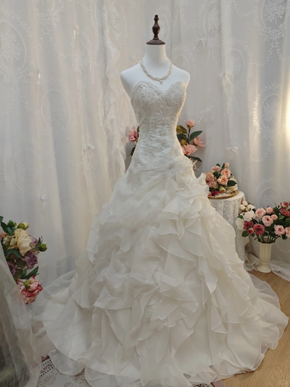 Glamorous Strapless White Lace Beaded Tulle Ruffles Long Wedding Dress SP2165