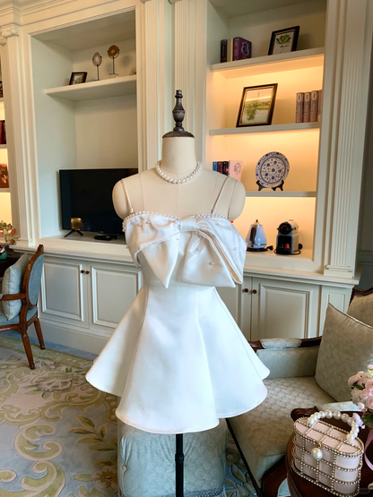 Pretty Spaghetti Straps Bow Beaded Satin A Line Homecoming Dress White Short 16th Birthday Outfits SP2369